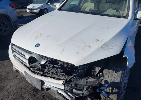 2017 Mercedes-Benz Glc 300 4Matic из США, поврежденный, VIN WDC0G4KB4HF143005